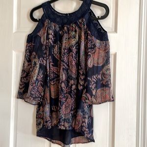 Danielrainn Cold Shoulder Top